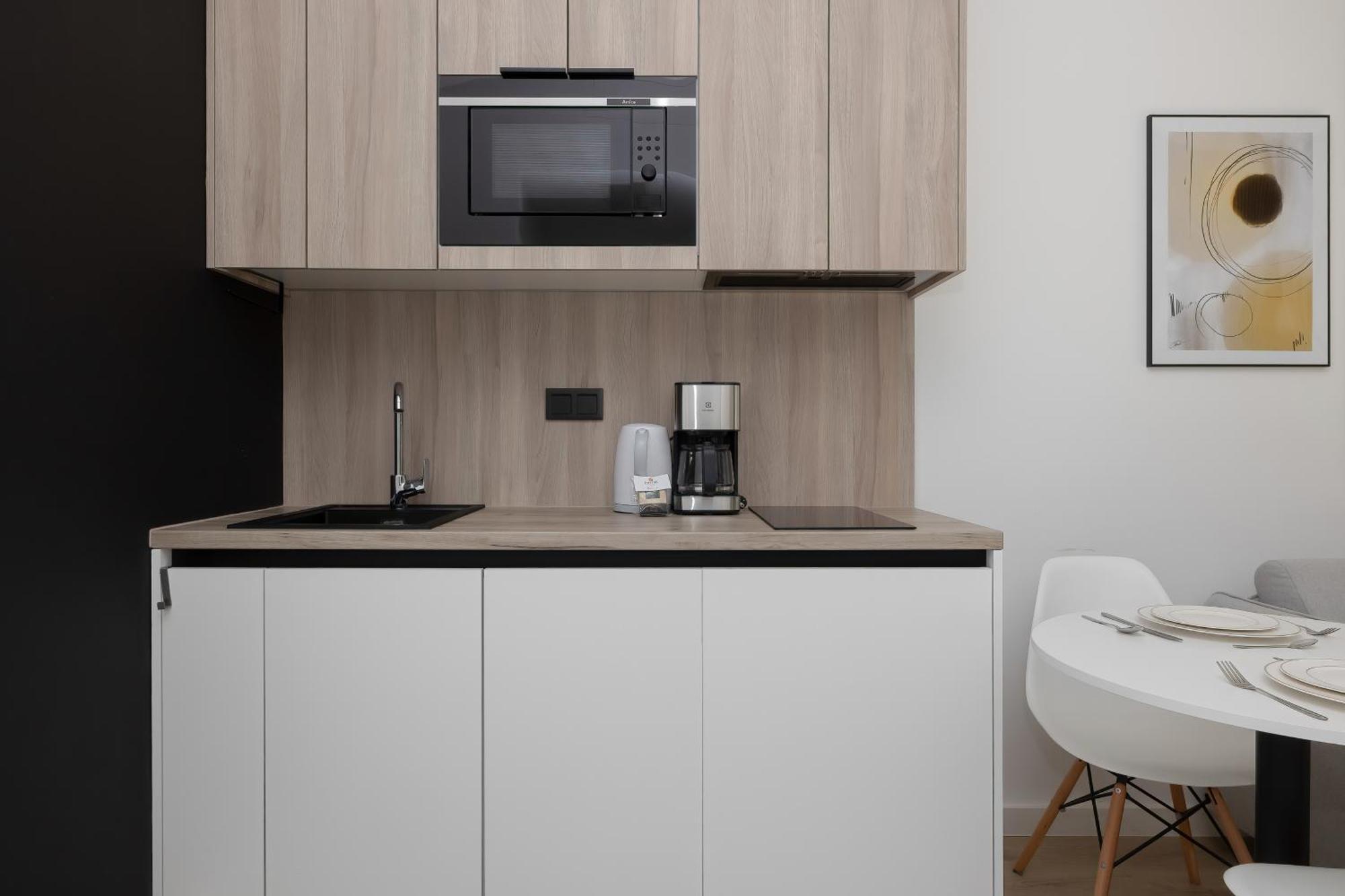 Shellter 117 K - By Jantar Apartment *